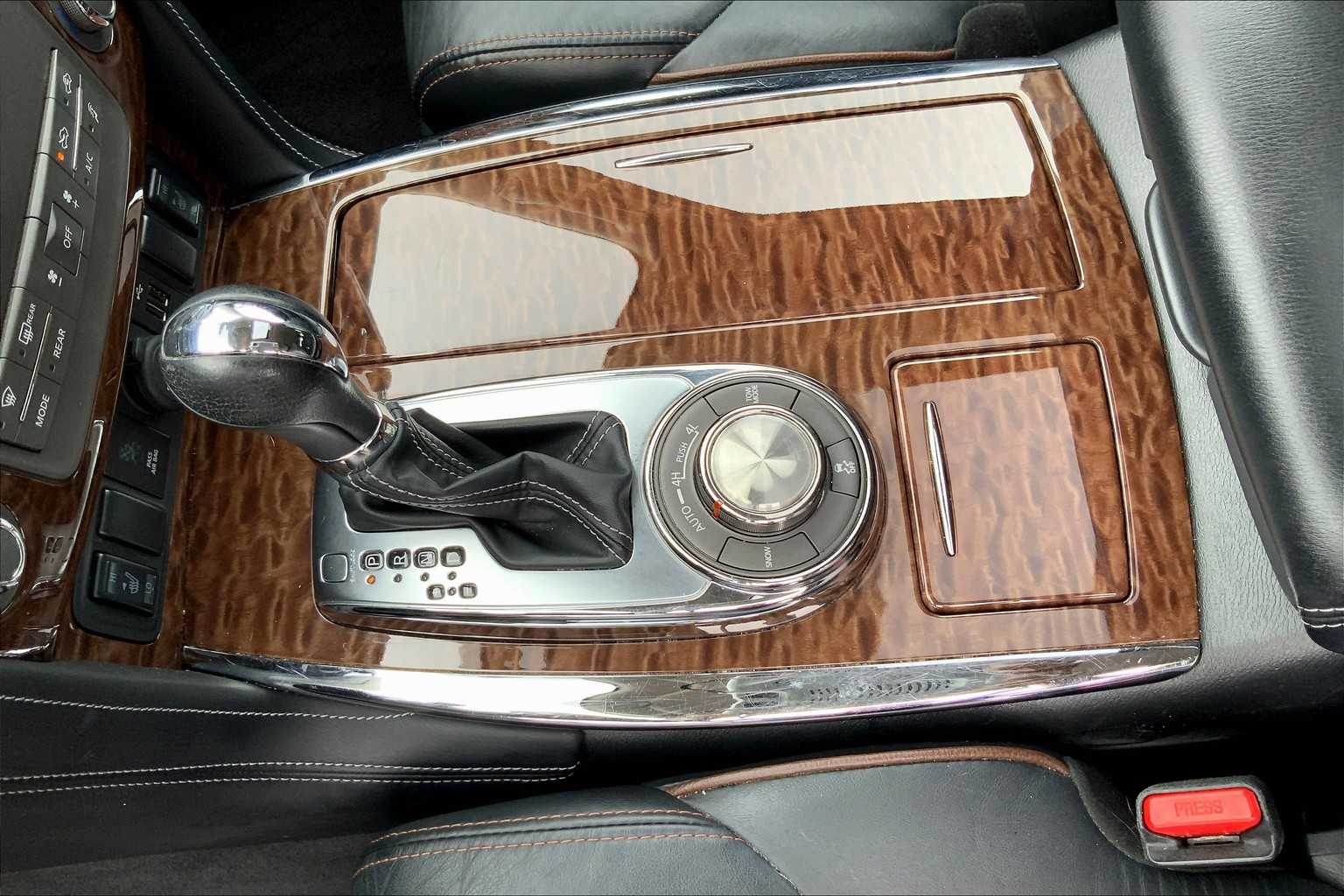 2020 Nissan Armada SL photo 14