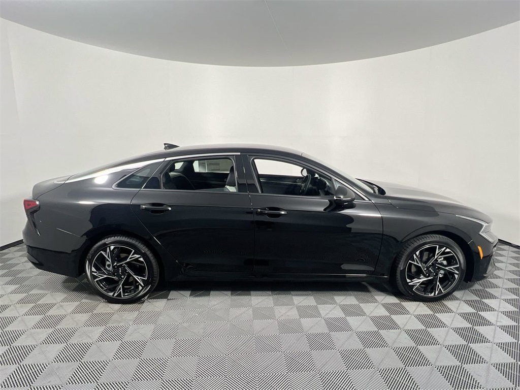 2026 Kia K5 GT-Line photo 2