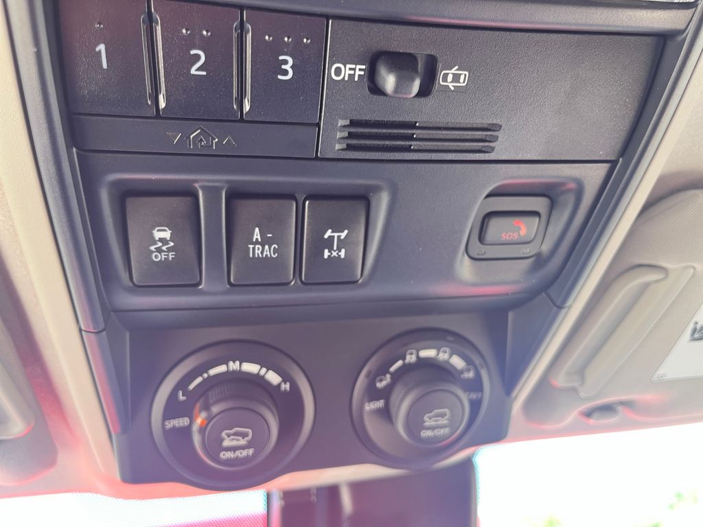 2023 Toyota 4Runner TRD Off-Road Premium photo 29