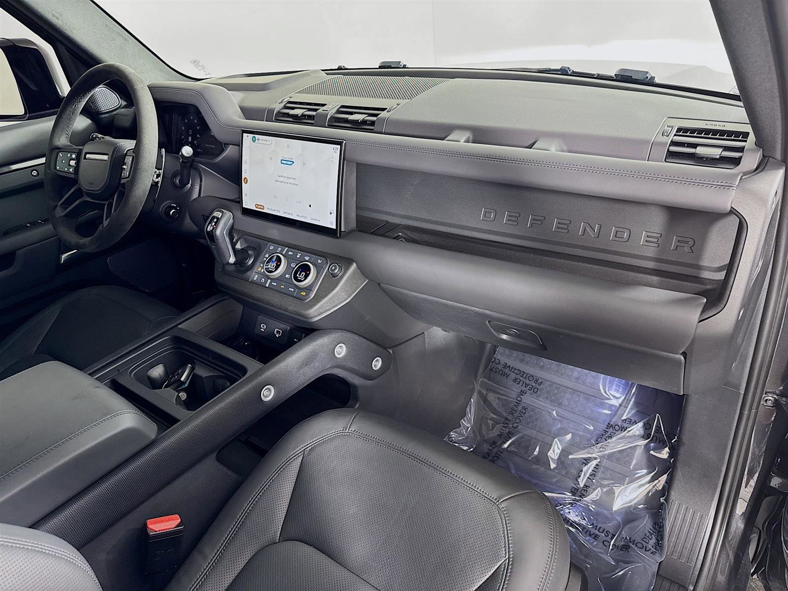 2024 Land Rover Defender 110 V8 photo 30
