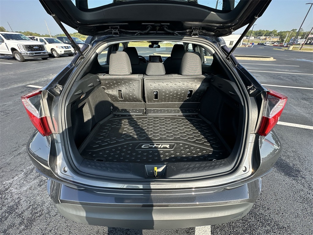 2021 Toyota C-HR LE photo 21