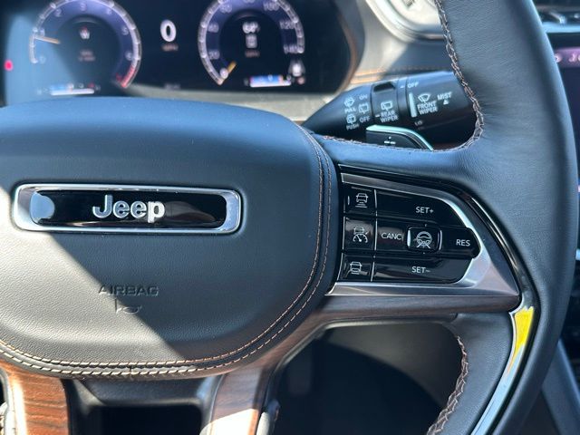 2025 Jeep Grand Cherokee L Summit photo 17