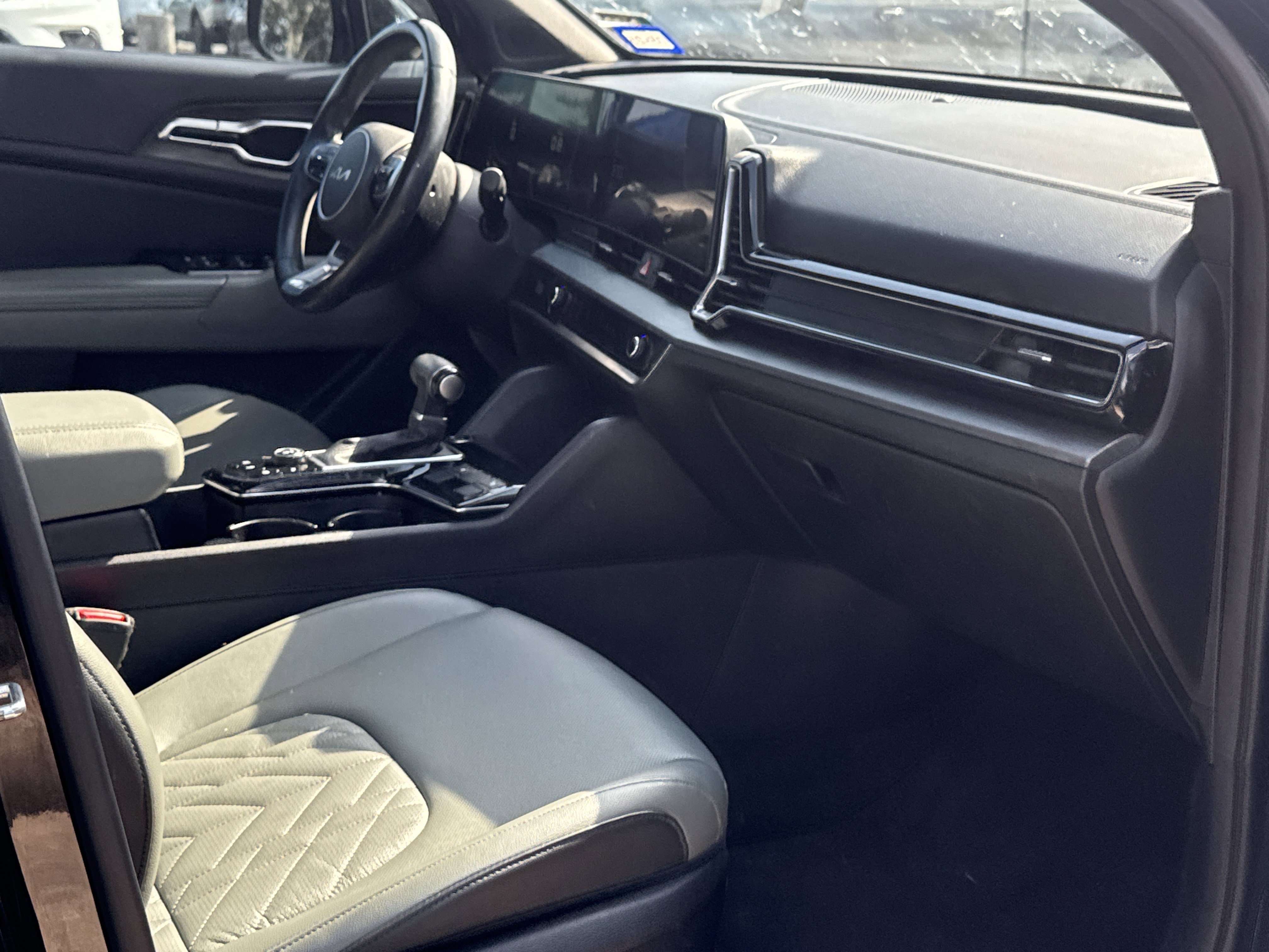 2023 Kia Sportage X-Line photo 3