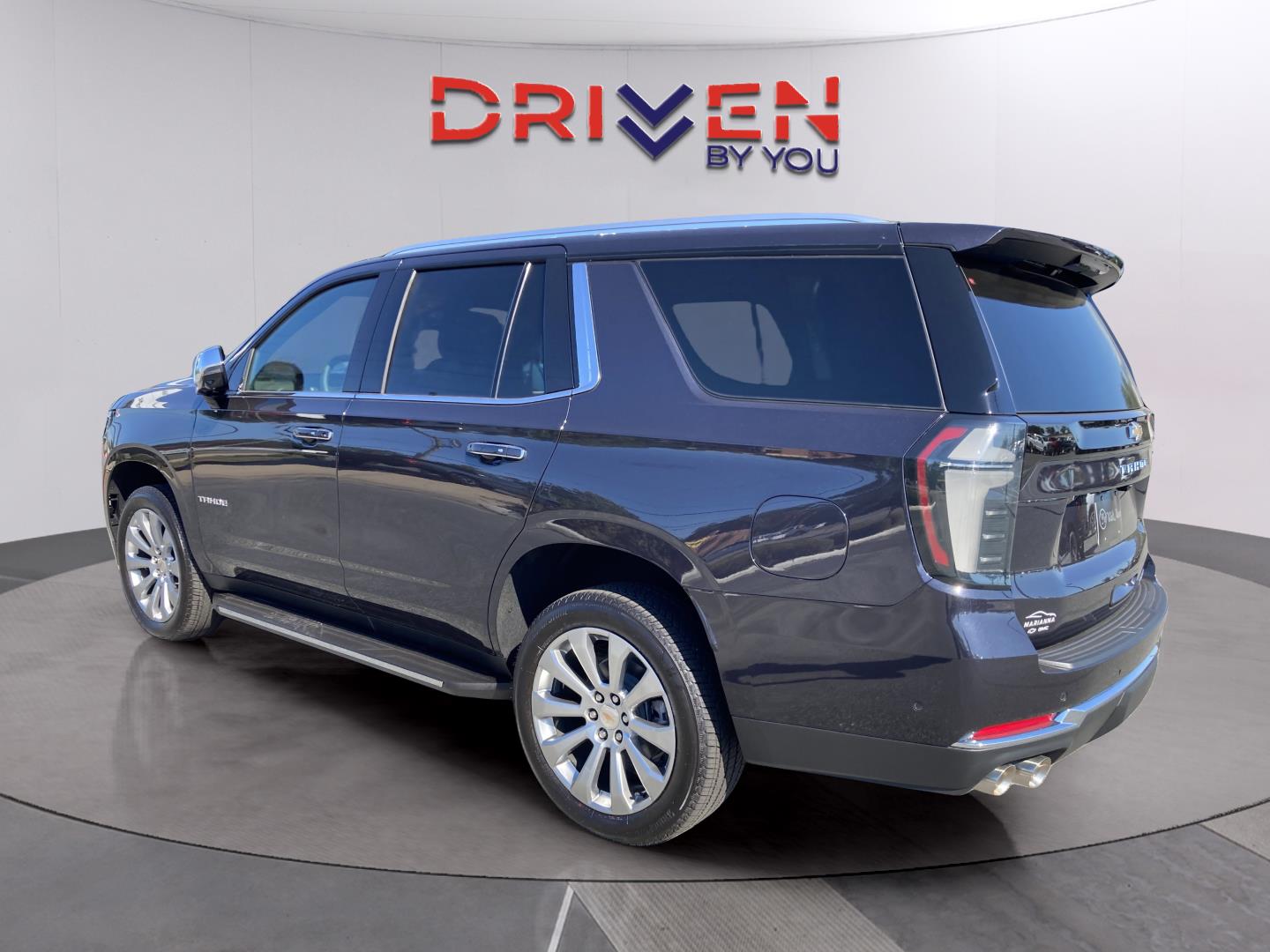 2025 Chevrolet Tahoe Premier photo 2