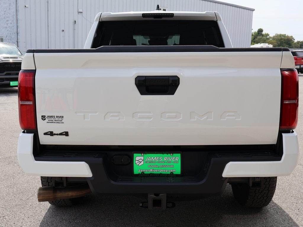 2025 Toyota Tacoma TRD Off-Road photo 4