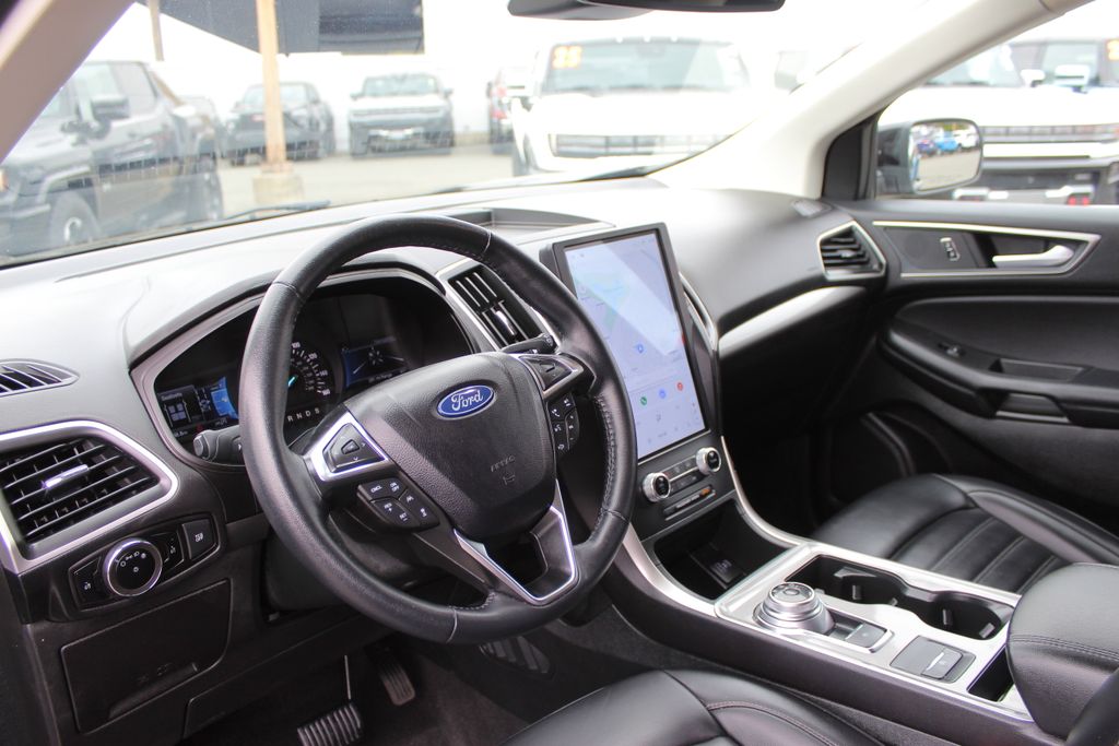 2024 Ford Edge SEL photo 19