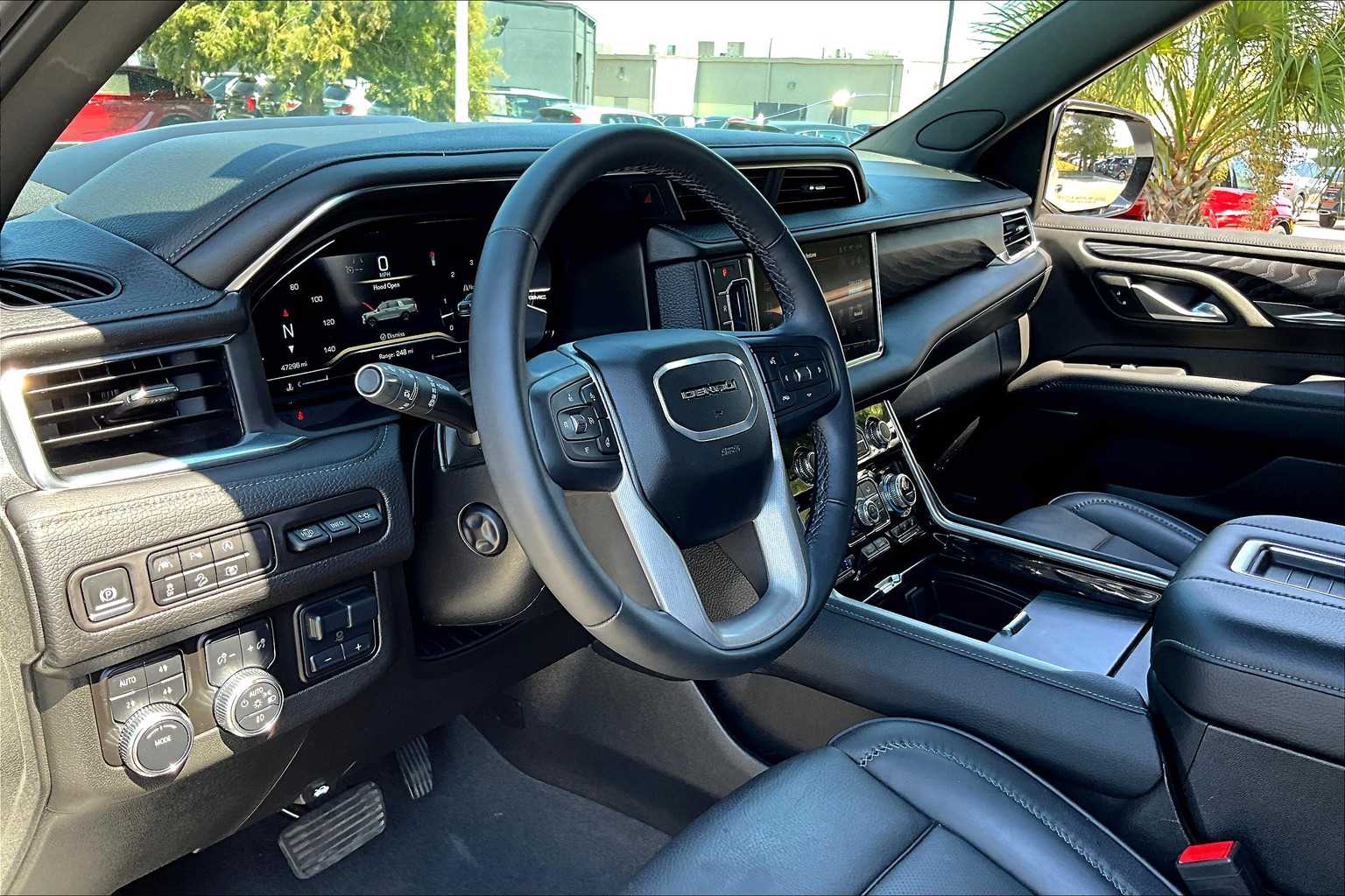 2024 Gmc Yukon Denali photo 14
