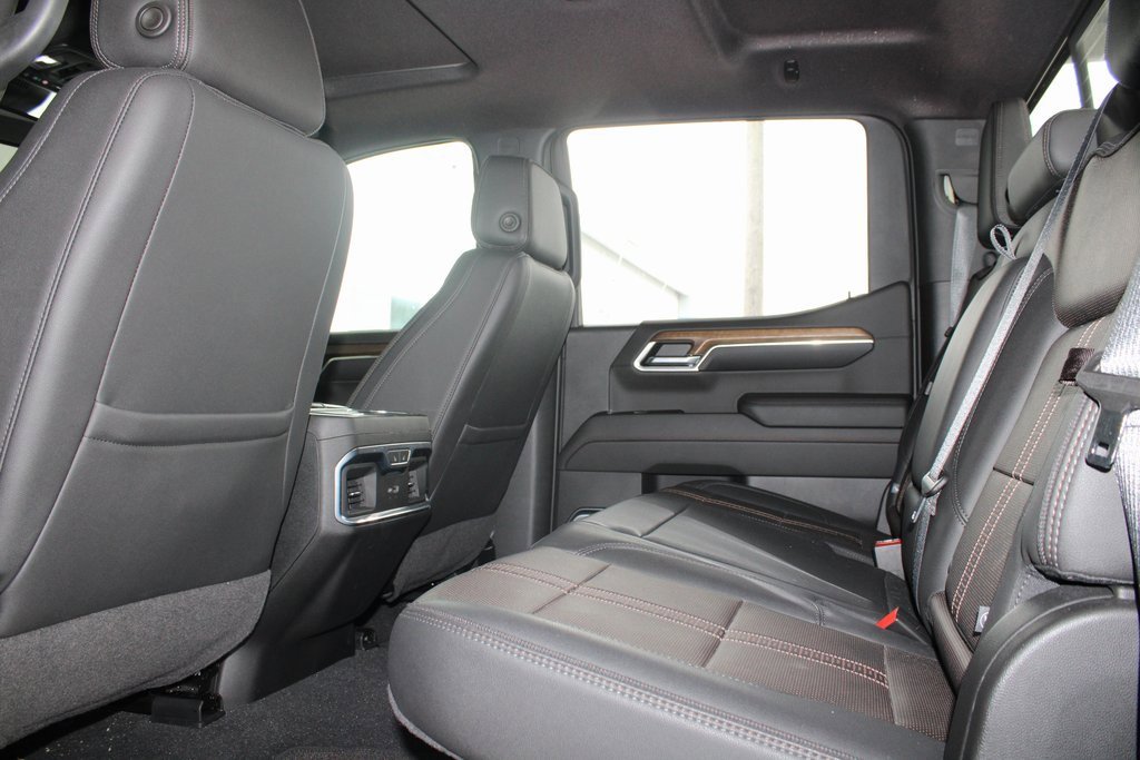 2022 Chevrolet Silverado 1500 High Country photo 15