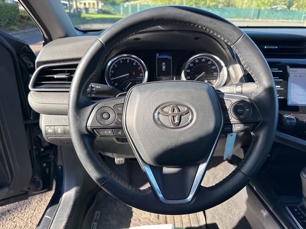 2020 Toyota Camry SE photo 10
