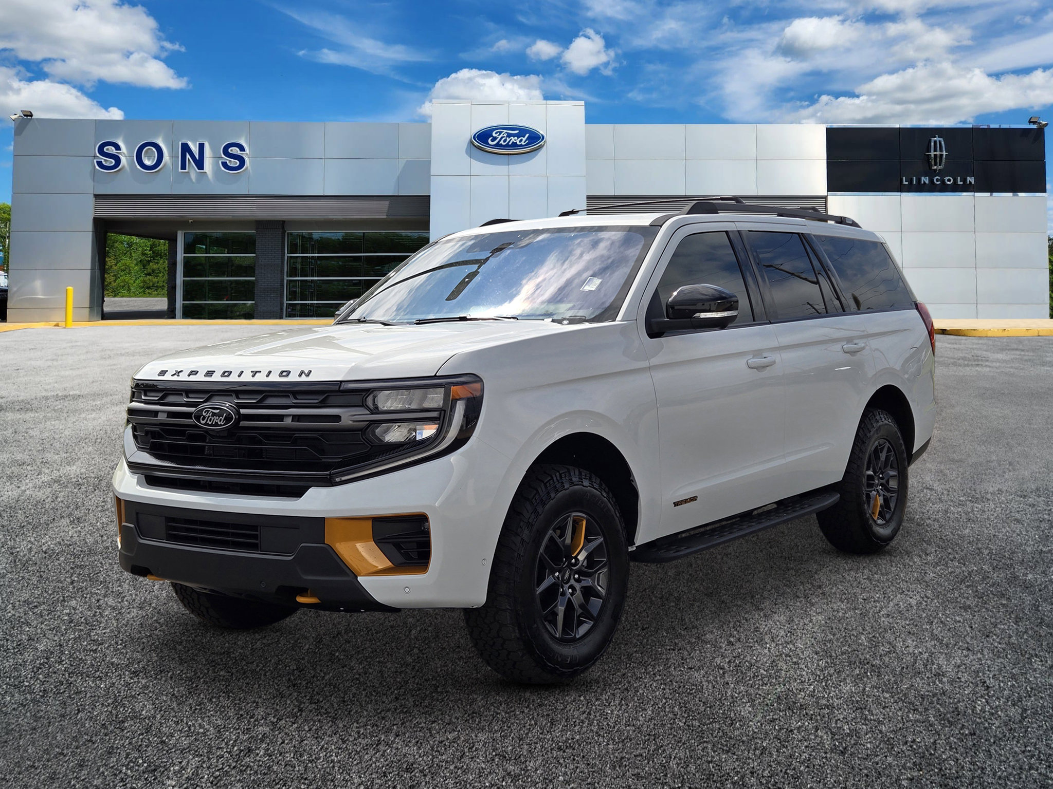 2025 Ford Expedition Tremor's photo
