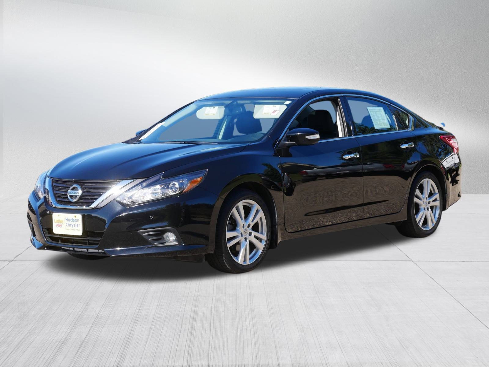 2017 Nissan Altima 3.5 SL photo 3