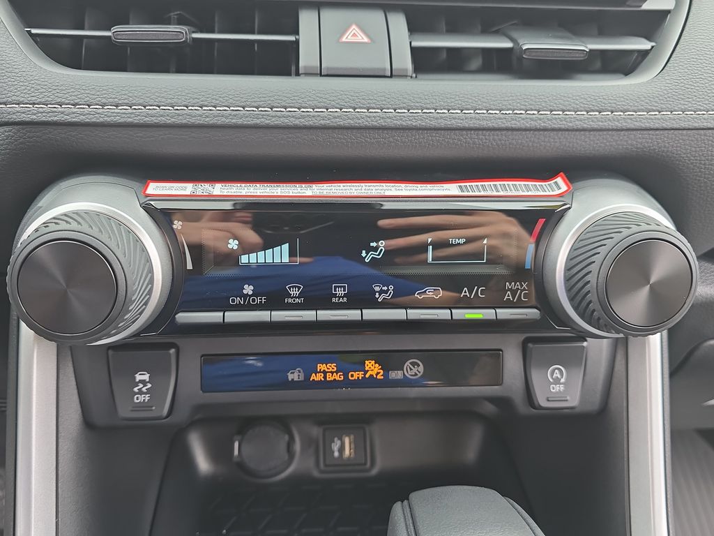 2025 Toyota RAV4 LE photo 17