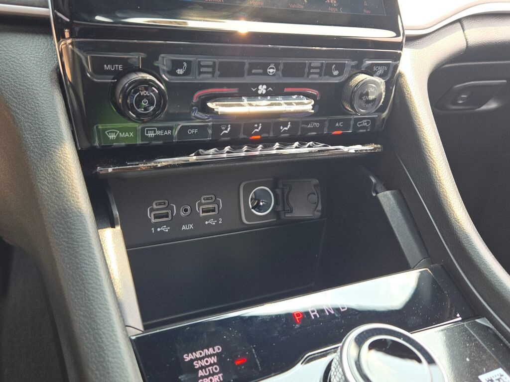 2025 Jeep Grand Cherokee Limited photo 28
