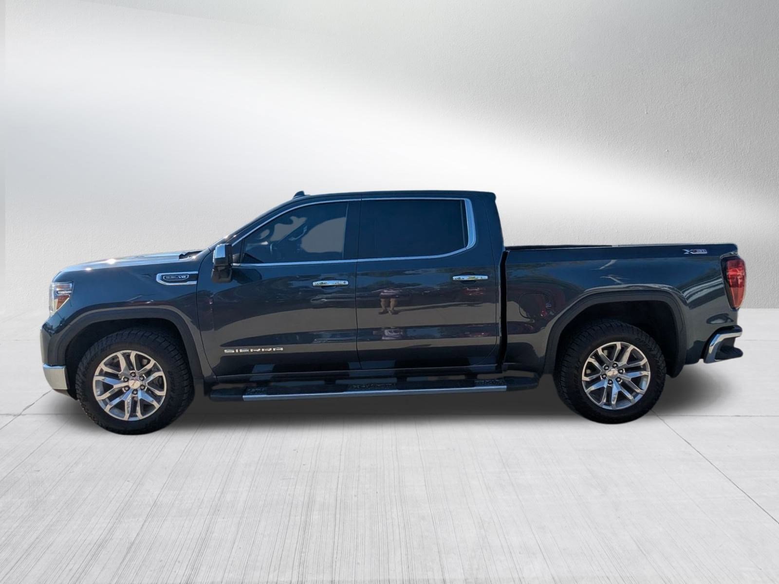 2021 Gmc Sierra 1500 SLT photo 2