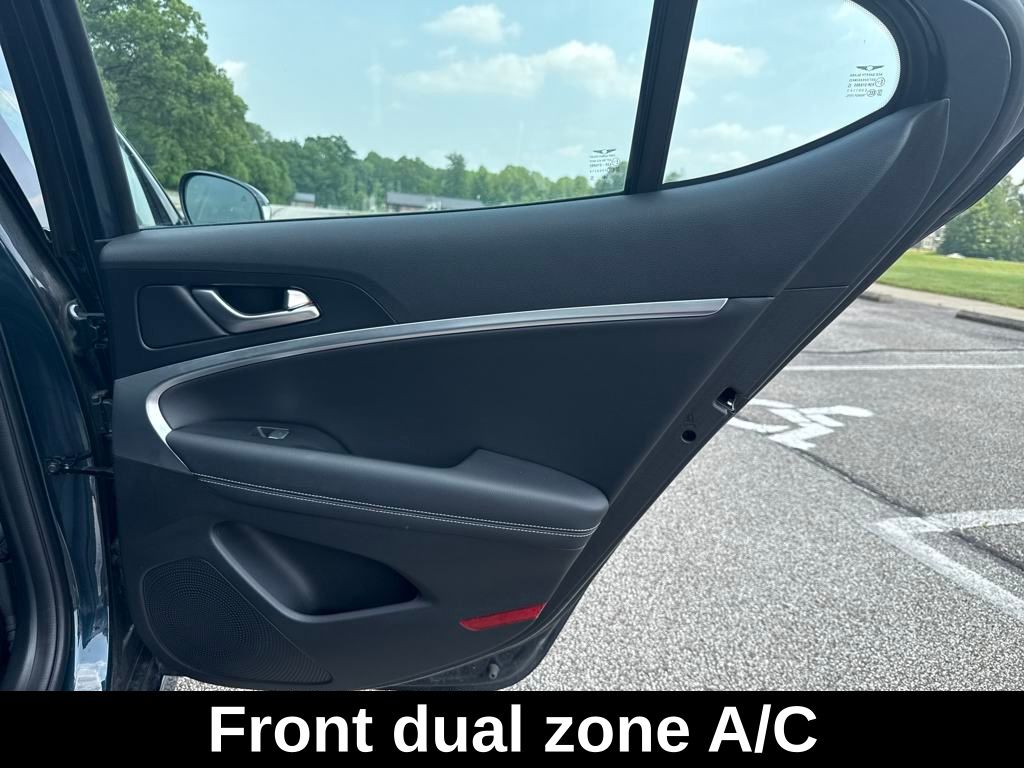 2025 Genesis G70 2.5T photo 18