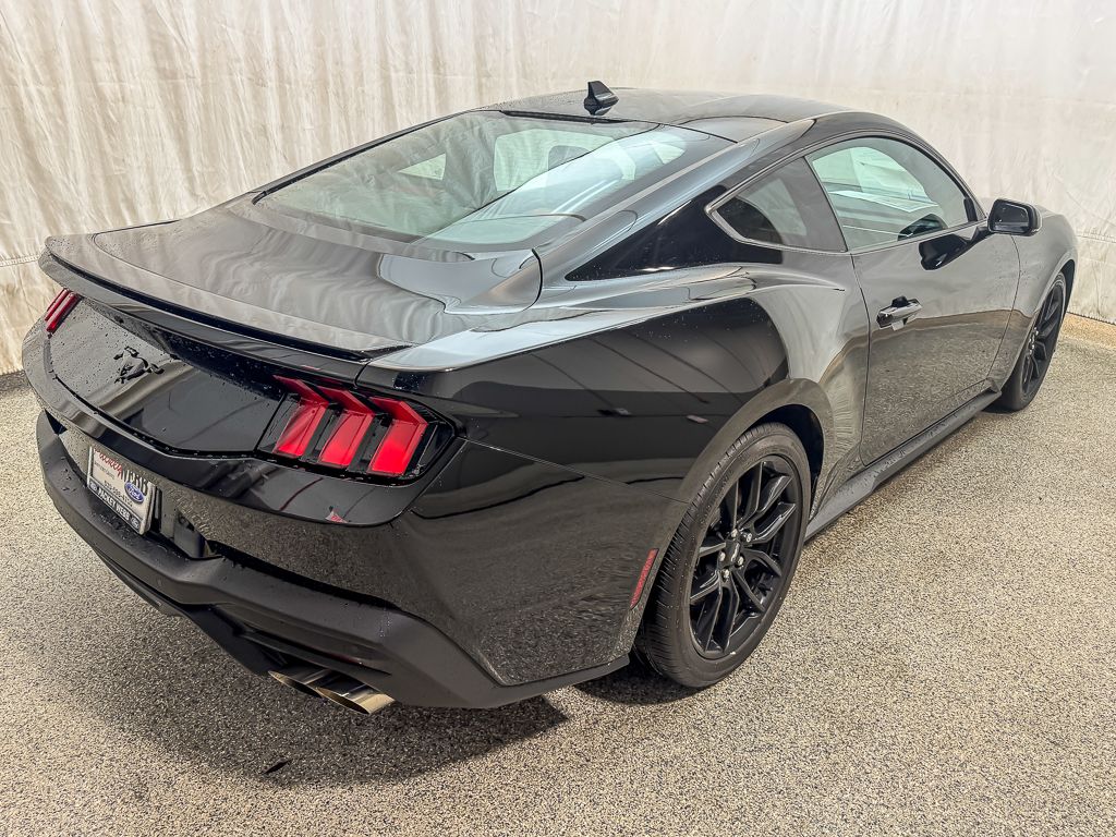 2025 FORD MUSTANG - Image 9