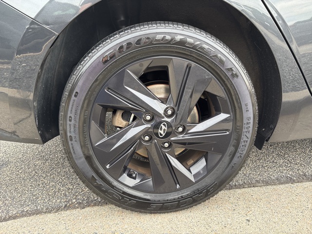 2021 Hyundai Elantra SEL photo 8