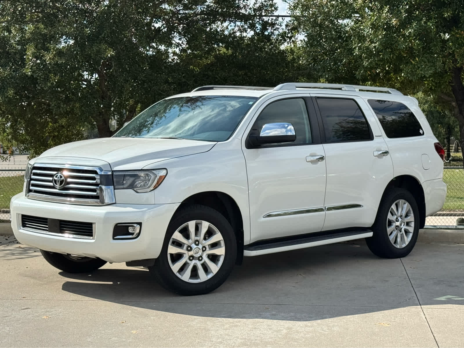 2020 Toyota Sequoia Platinum's photo