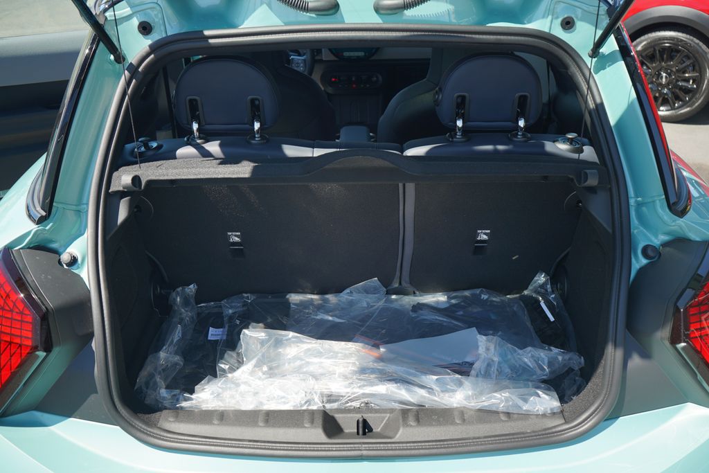 2026 Mini Cooper Hardtop S 2 Door Iconic photo 10