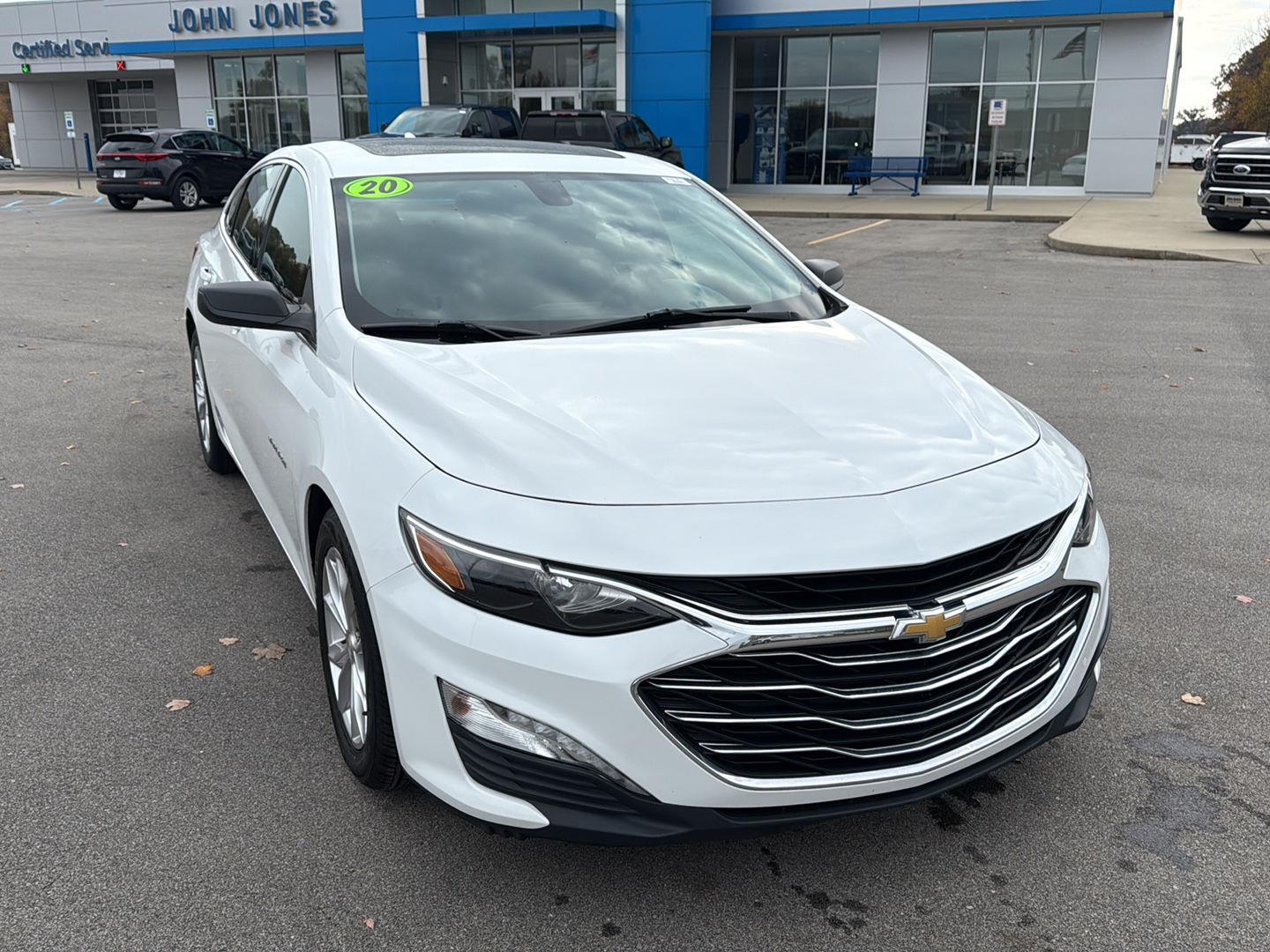 Used 2020 Chevrolet Malibu 1LT with VIN 1G1ZD5ST0LF054344 for sale in Scottsburg, IN