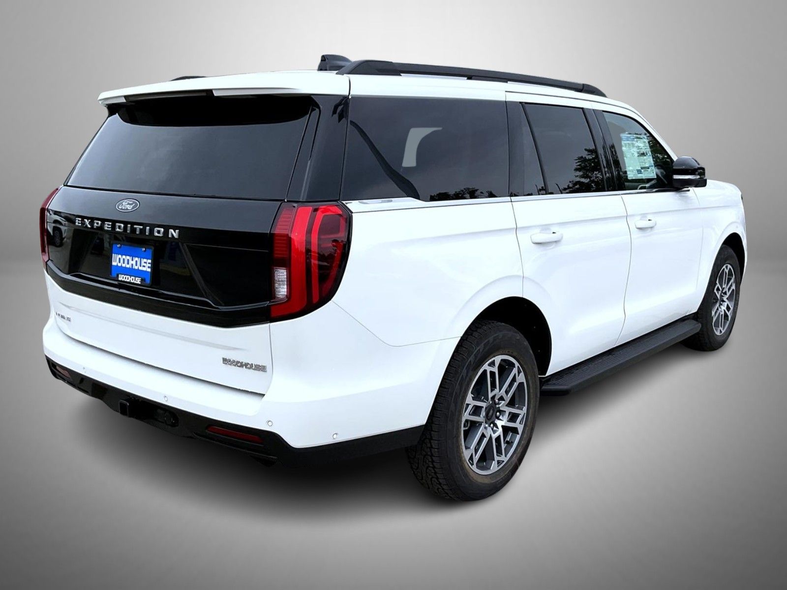 2025 Ford Expedition photo 2