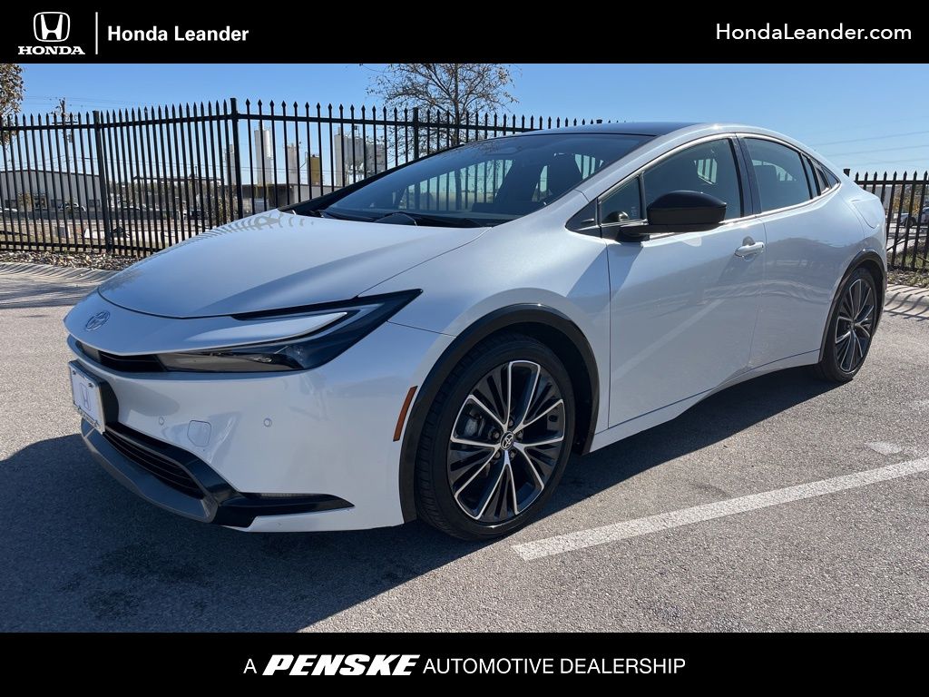 2024 Toyota Prius XLE's photo