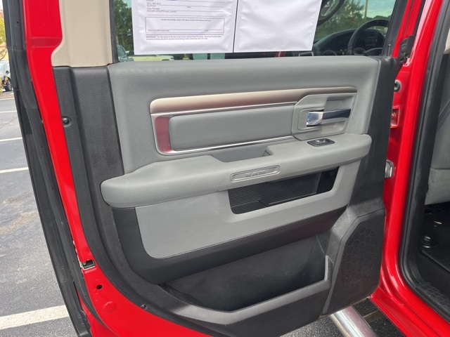 2019 Ram 1500 Classic SLT photo 9