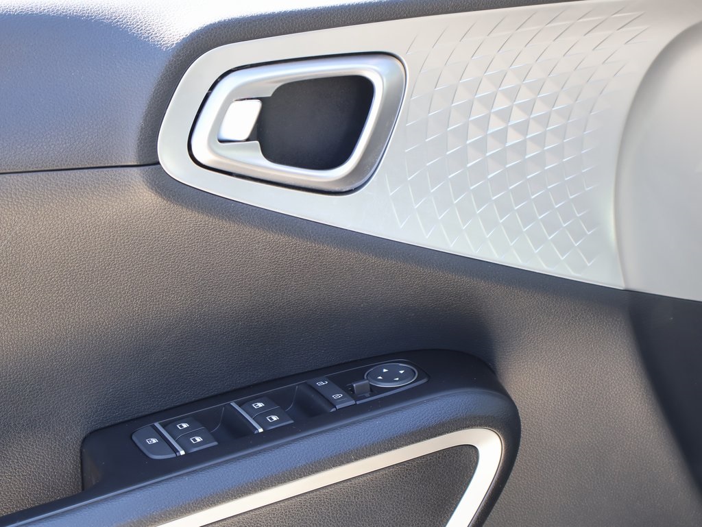 2022 Kia Soul LX photo 19