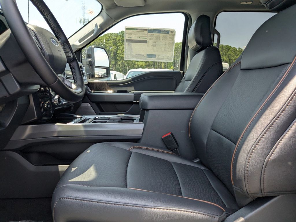 2025 Ford F-250 Lariat photo 14