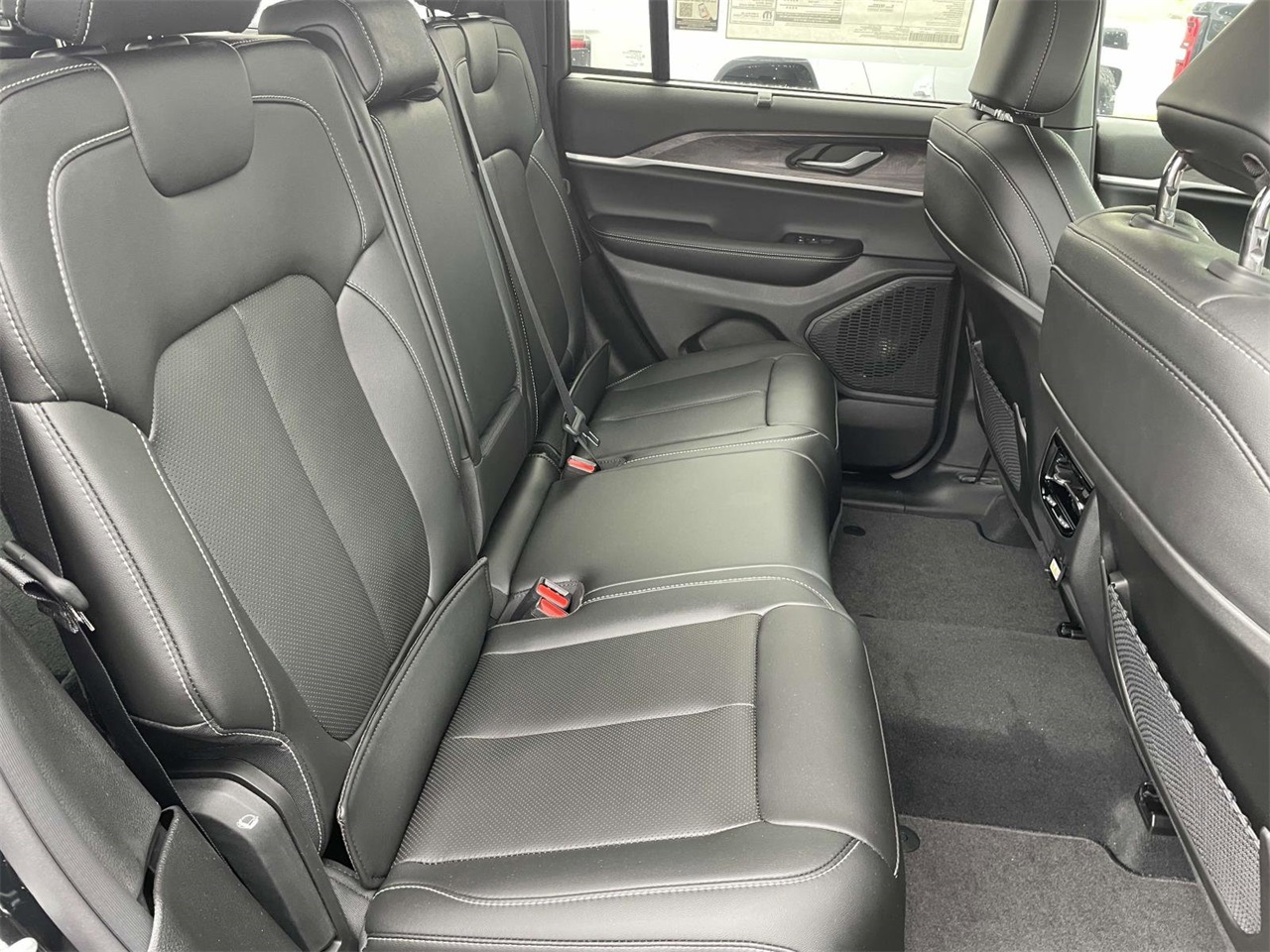 2025 Jeep Grand Cherokee Altitude X photo 18