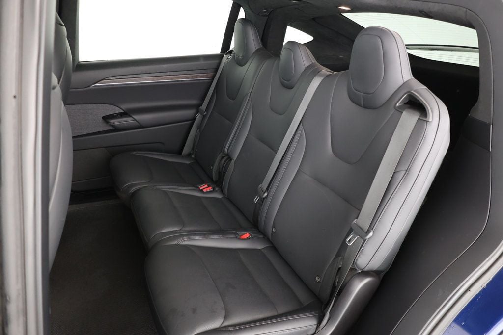 2022 Tesla Model X photo 17