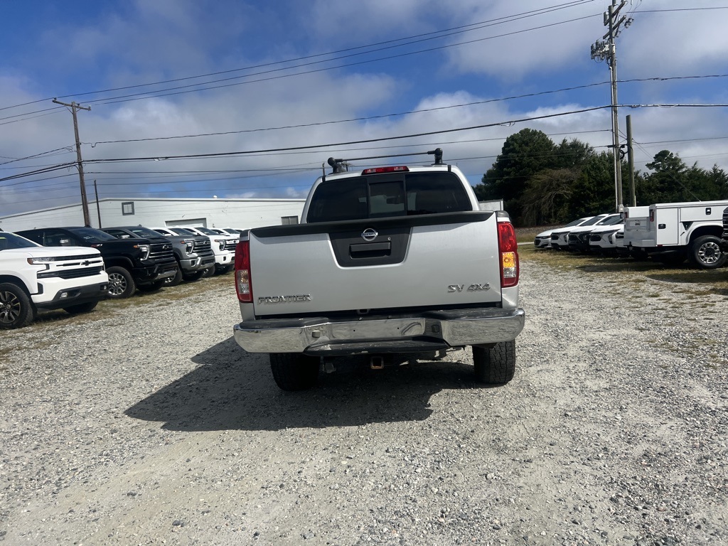2015 Nissan Frontier SV photo 4