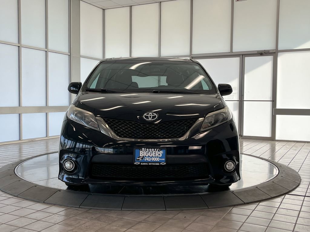 2017 Toyota Sienna SE photo 3