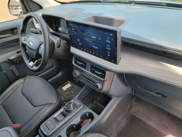 2025 Ford Maverick photo 14