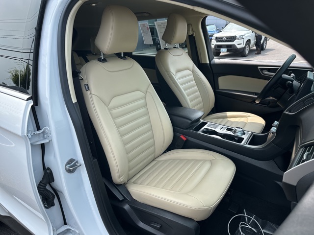 2022 Ford Edge SEL photo 33