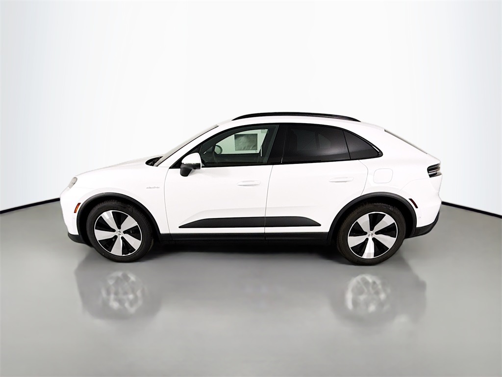 2025 Porsche Macan Electric photo 2