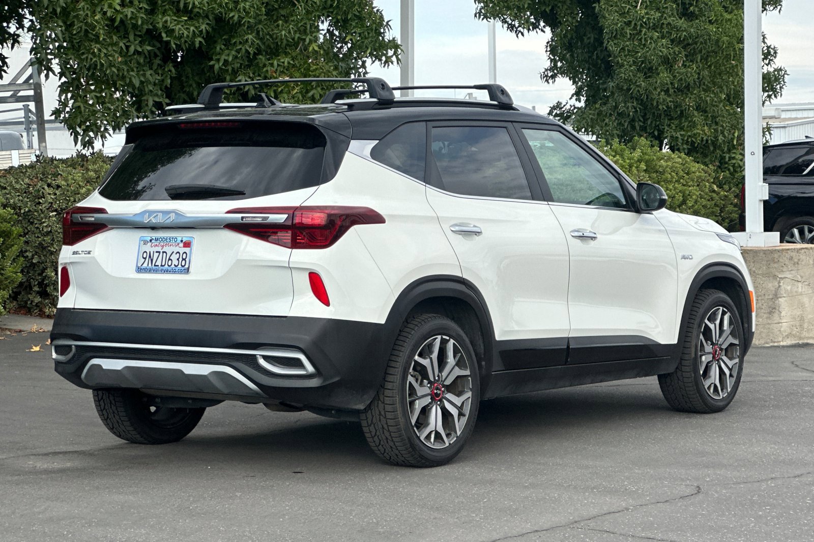 2022 Kia Seltos SX photo 4
