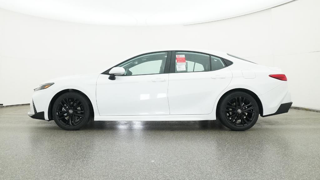2026 Toyota Camry SE photo 10