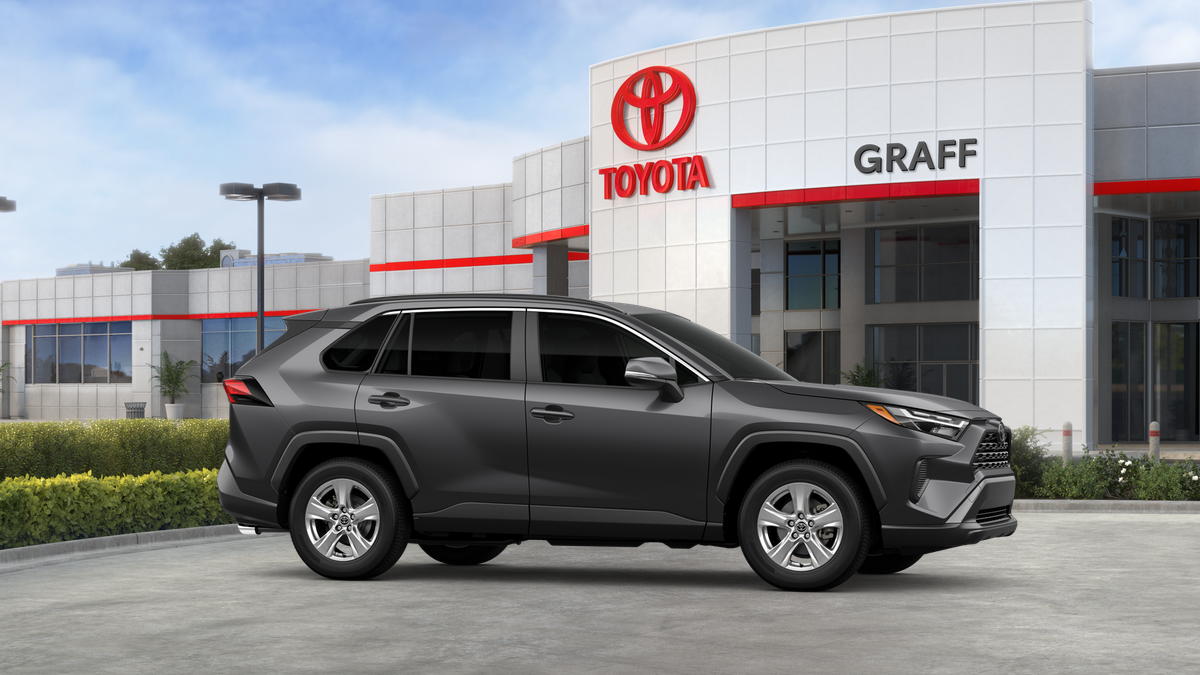 2025 Toyota RAV4 XLE photo 6