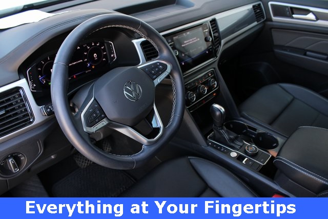2023 Volkswagen Atlas Cross Sport SEL photo 2