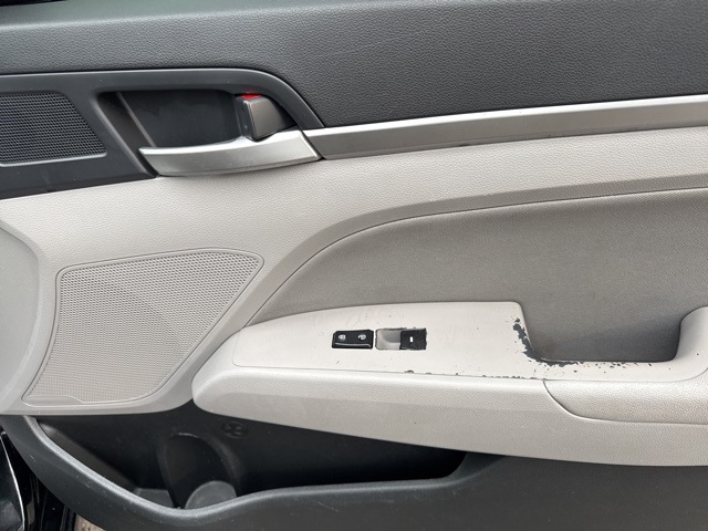 2020 Hyundai Elantra SEL photo 14