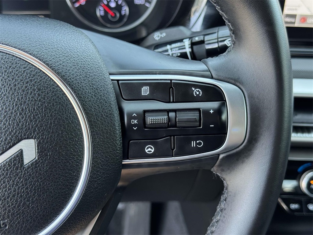 2022 Kia K5 GT-Line photo 23