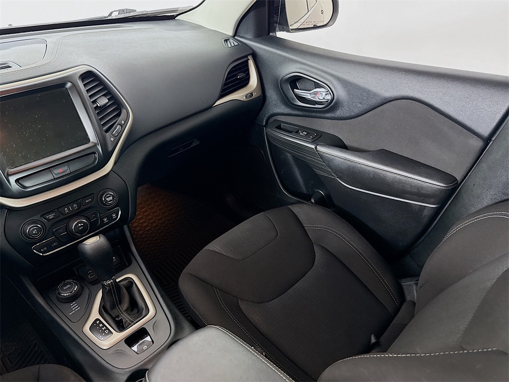 2016 Jeep Cherokee Latitude photo 23