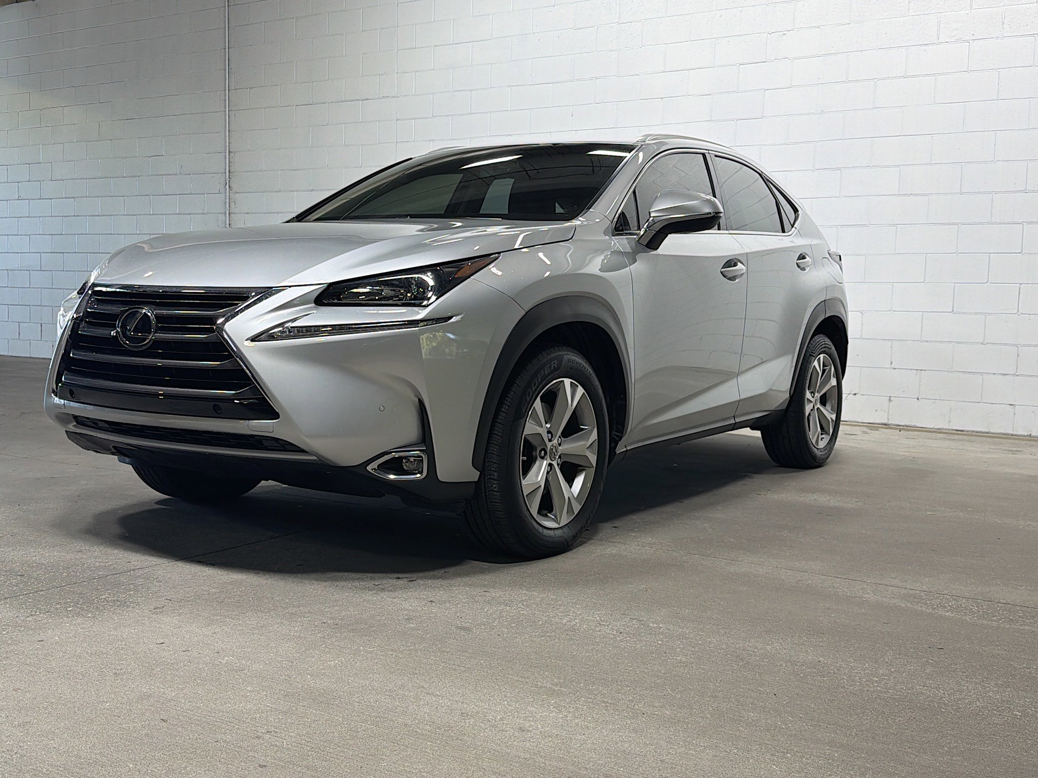 2017 Lexus NX 200t's photo