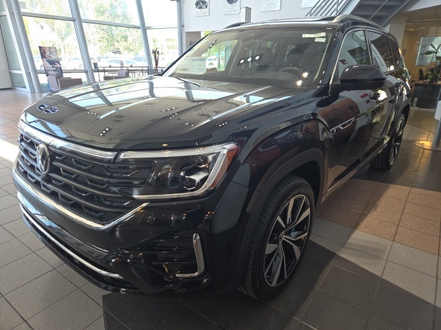 2025 Volkswagen Atlas SEL Premium R-Line photo 4