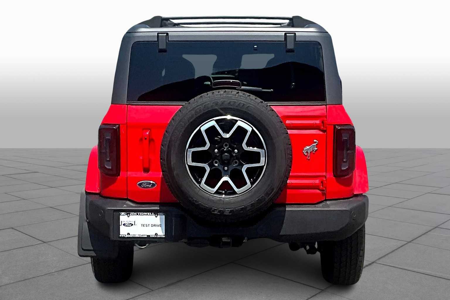 2024 Ford Bronco Outer Banks photo 4