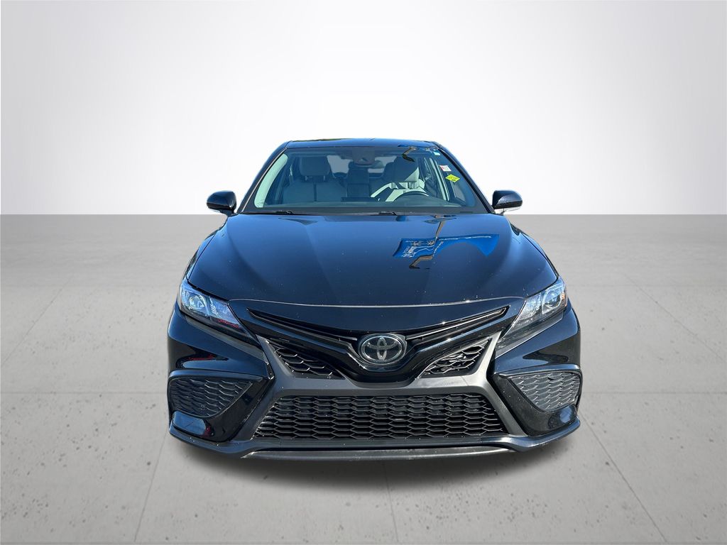 2023 Toyota Camry SE photo 3
