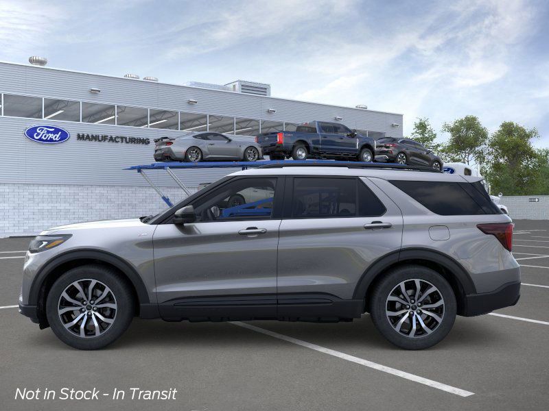 2026 Ford Explorer ST-Line photo 3
