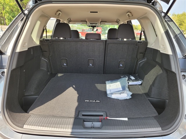 2026 Nissan Rogue S photo 14