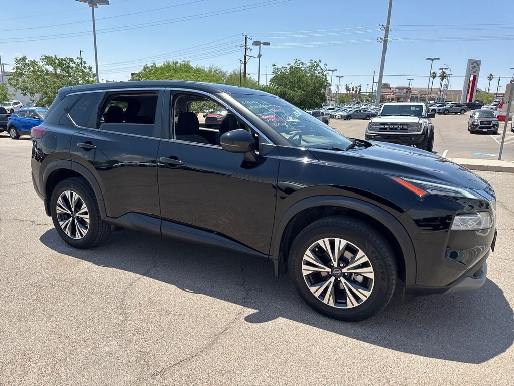 2023 Nissan Rogue SV photo 2